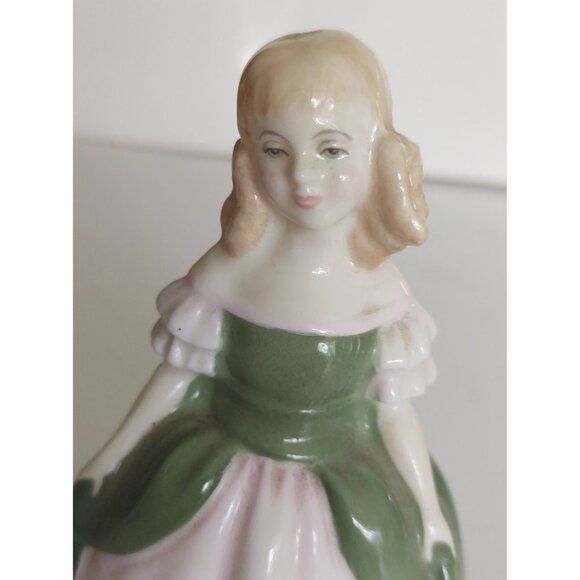 Vintage Royal Doulton Figurine "Penny" HN2338 1967 4 3/4" - Picture 7 of 8
